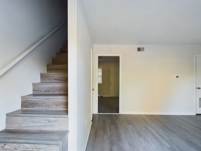 Photo - 622 Eastview Ct