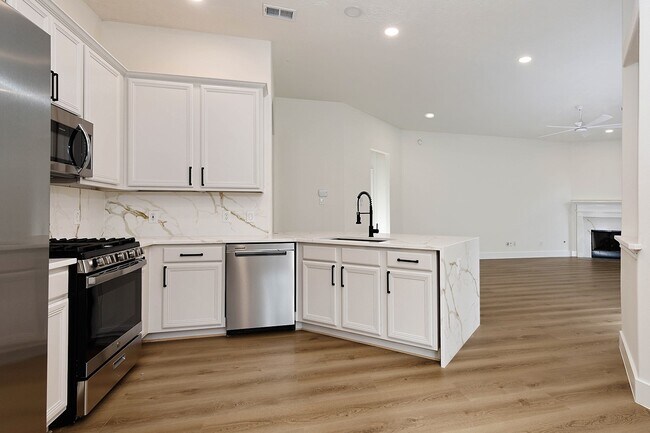 Photo - 122 S Abram Cir