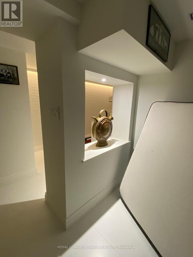 Photo - 19 Teddington Park Ave