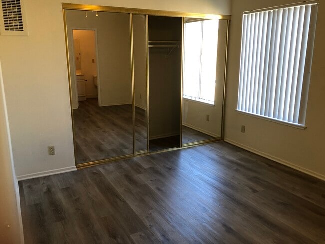 Photo - 13000 Dronfield Ave