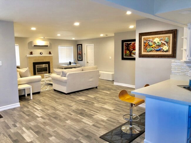 Fully Furnished Home - 1057 Shamrock Dr Rental