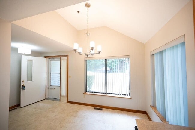 13 Bayberry Dr