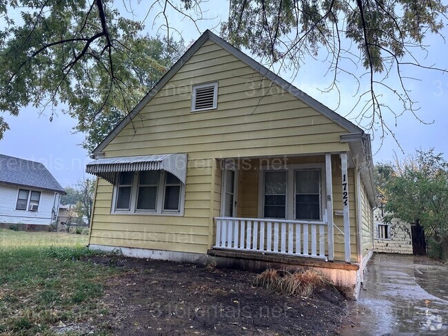 Building Photo - $1050 - 3 bedroom / 1 bathroom - Single Fa... Rental