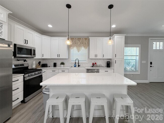 Photo - 1640 Eastway Dr