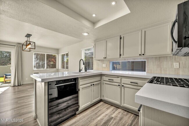 Photo - 7554 Wheeldale Cir