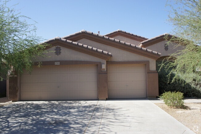 Building Photo - - Beautiful Home in Estrella Mountain Ranc...