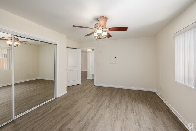 1BR, 1BA - 800SF - Primary Bedroom