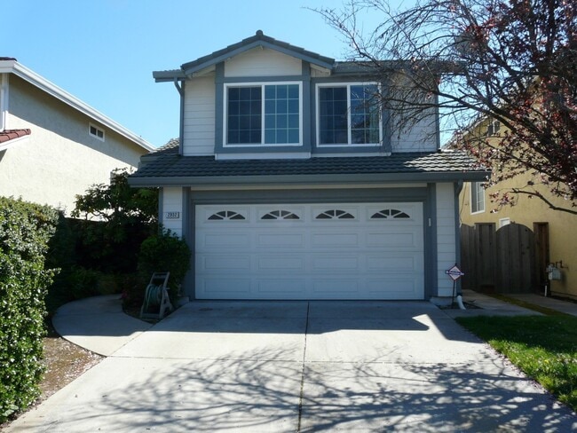 Sharp and Bright 3 Bedroom 2.5 Bath home i... - Sharp and Bright 3 Bedroom 2.5 Bath home i...