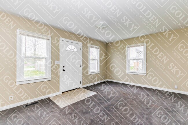 2400 W 10th St