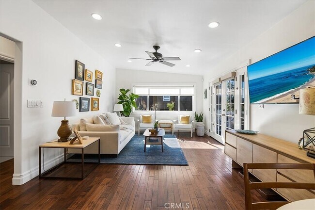 Photo - 737 Griffith Way