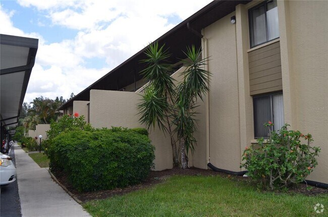 Building Photo - 4016 Oakview Dr Rental