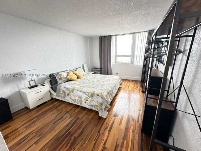 1500 Bay Dr E Unit 1408S