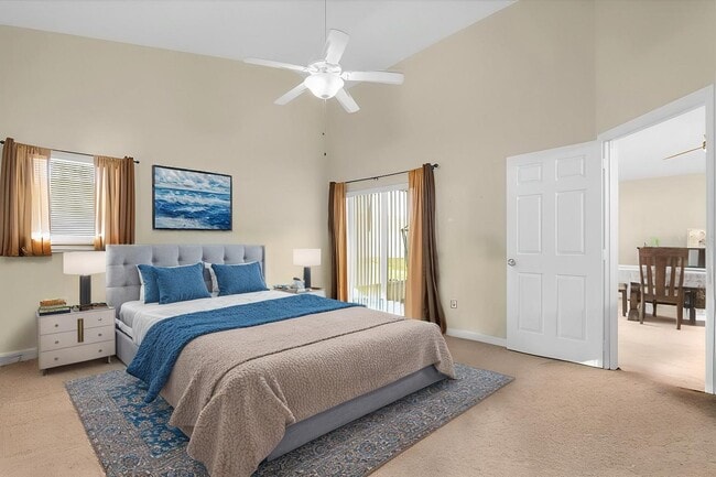 Photo - 818 Oxford Dr