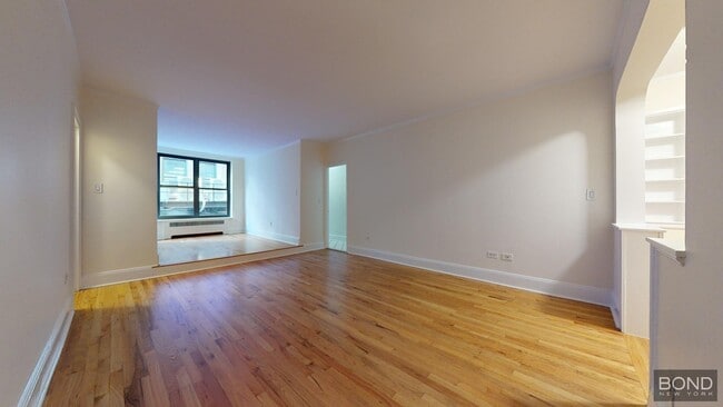 Building Photo - 124 E 24th St Unit 2A Rental