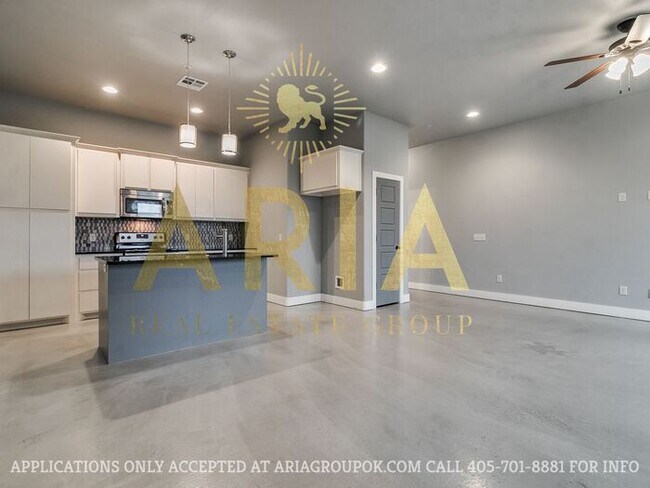 West Normans Best Kept Secret! 3 bd/2.5 ba... - West Normans Best Kept Secret! 3 bd/2.5 ba... Townhome