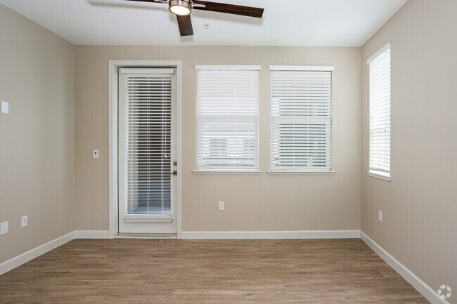 1BD, 1BA - 734SF