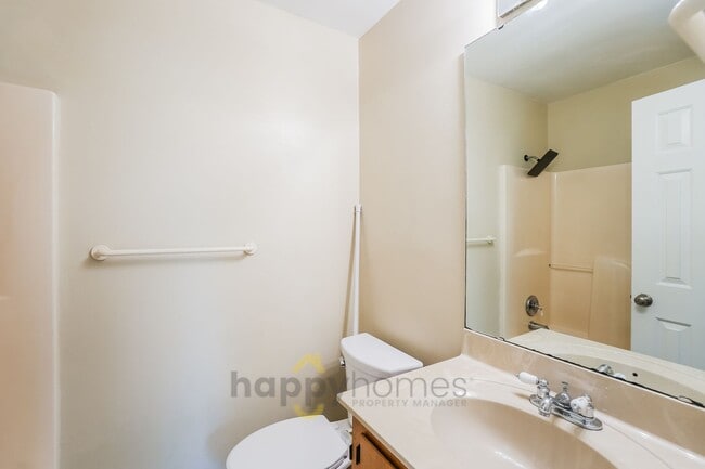 Photo - 3 Bedroom 3 Bath Home in Goose Creek!