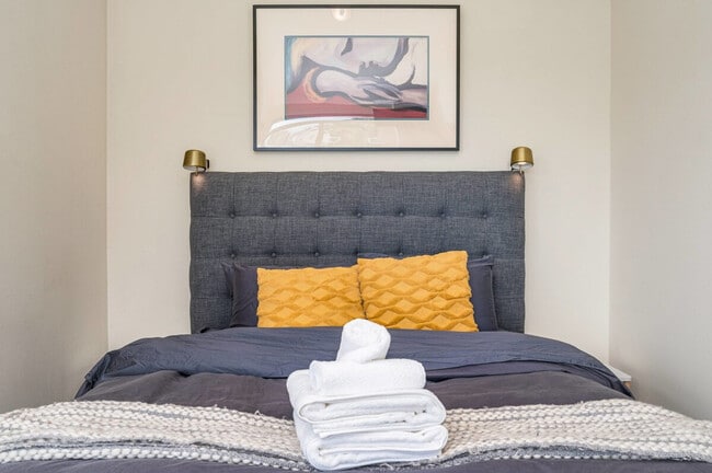 Photo - 1220 E Columbia St Unit ID1035995P