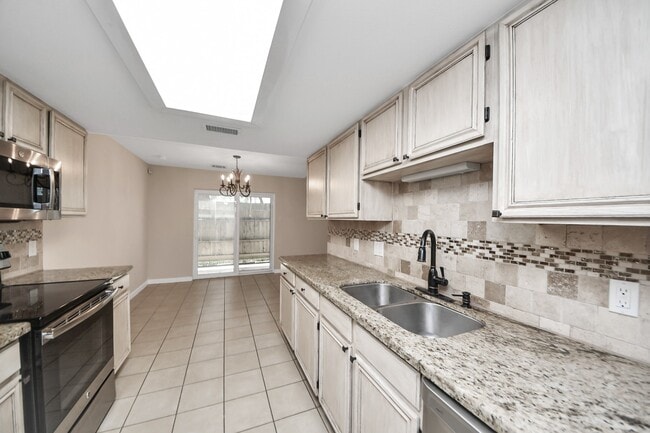Photo - 7821 Theissetta Dr Unit 141