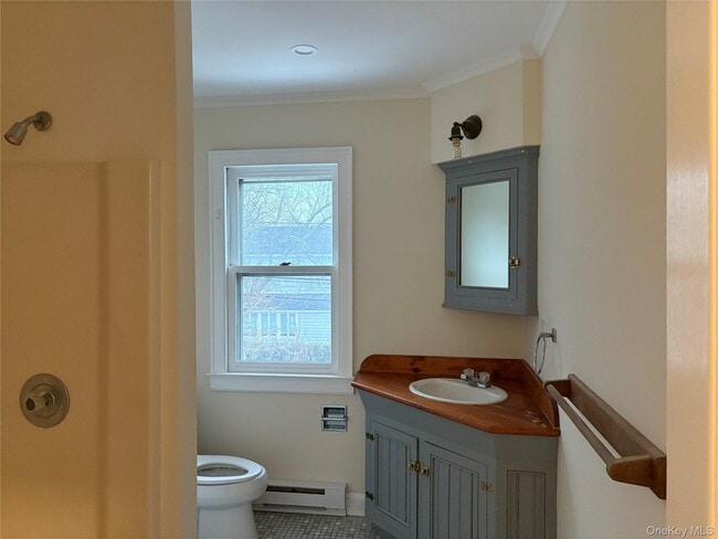 Photo - 325 Wiggins St