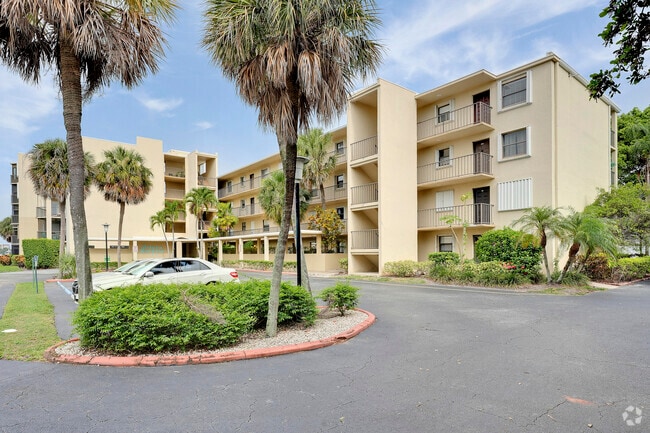 Building Photo - 890 N Federal Hwy Unit 208 Rental