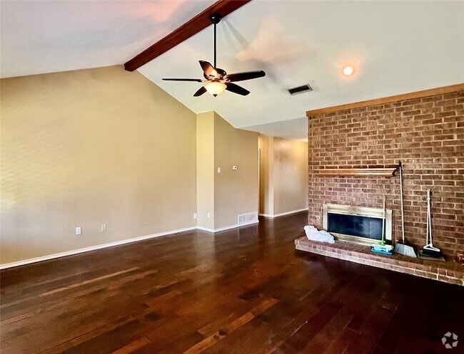 Building Photo - 229 Glenwood Dr Rental