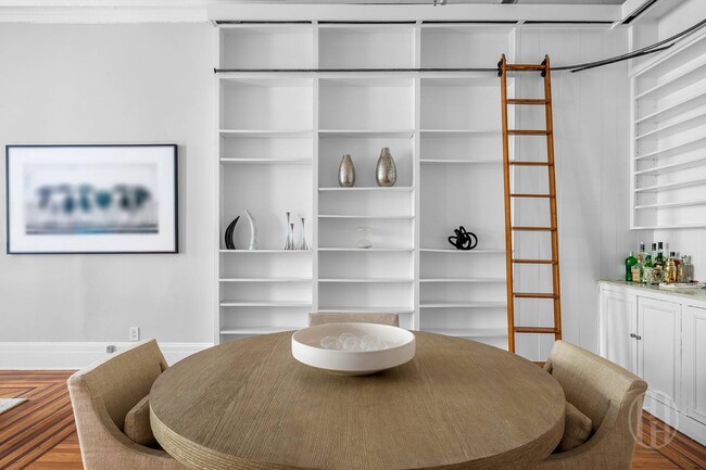 Photo - 24 E 11th St Unit 2