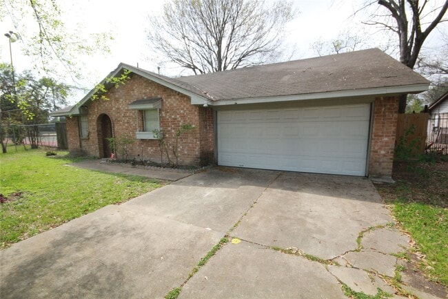 Photo - 7623 Alperton Dr