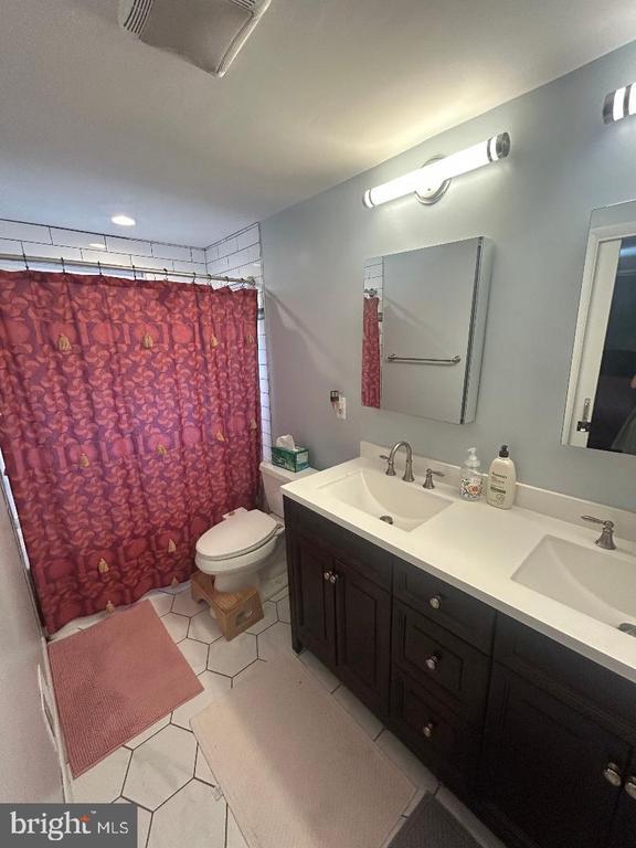Photo - 1027 Grovehill Rd