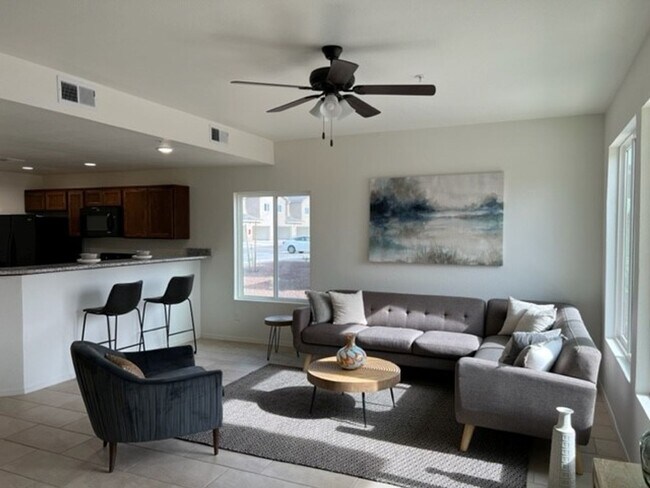 DESERT VIEW VILLAS- (Ave 8E South to 44th... - DESERT VIEW VILLAS-  (Ave 8E South to 44th... House