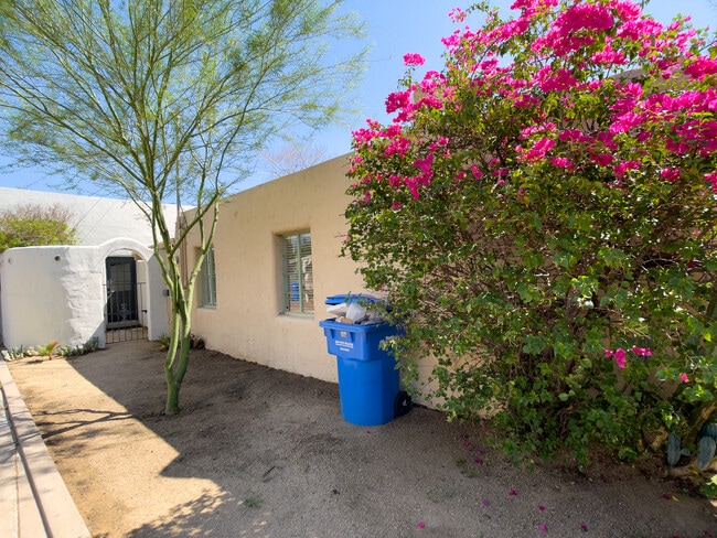 Photo - 1330 E Coronado Rd