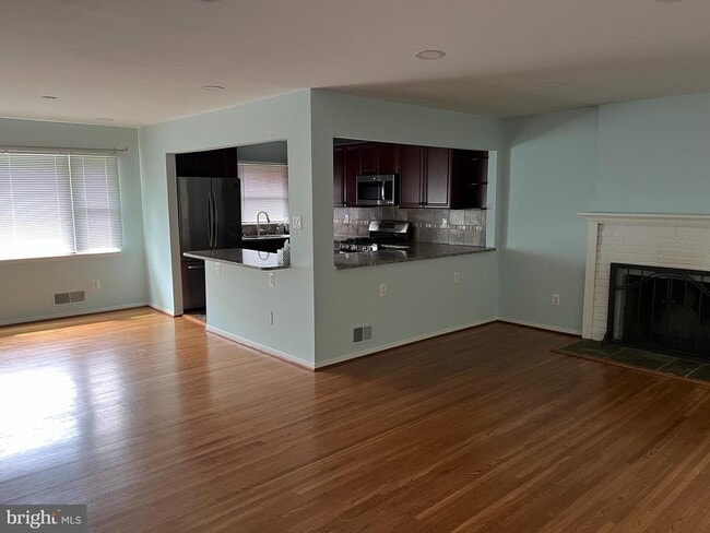 Building Photo - 5608 Heming Ave Rental