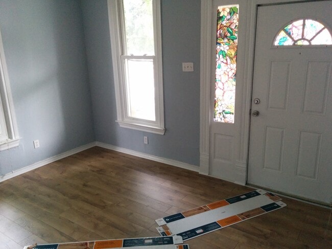 Photo - 623 Barbe St