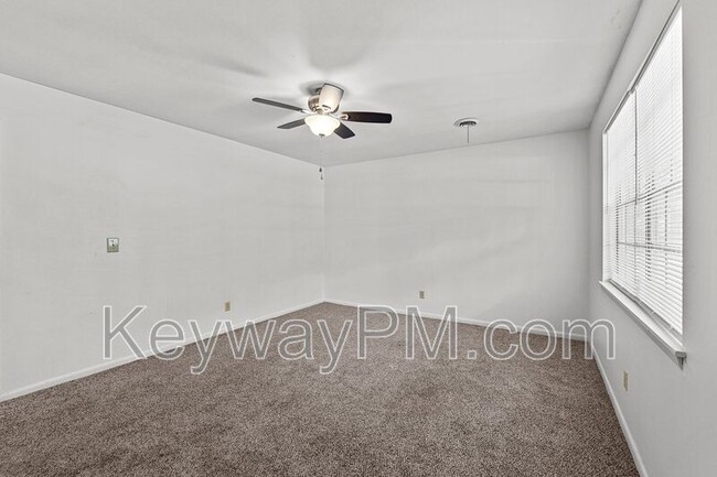 Photo - 413 Kingstree Rd