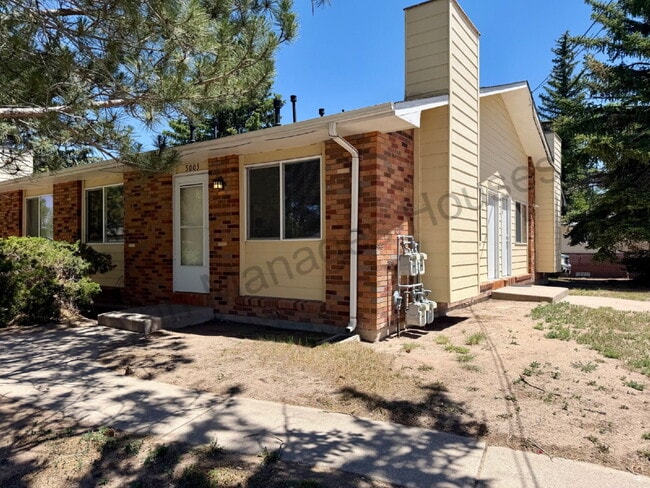 Photo - One Bedroom - Awesome Location!