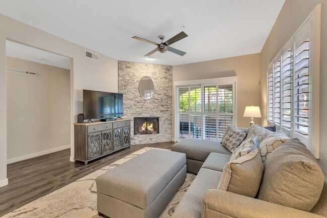 Building Photo - 8653 E Royal Palm Rd Unit 1008