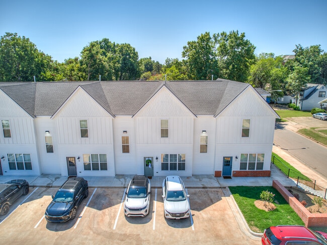 Photo - 1670 N Leverett Ave