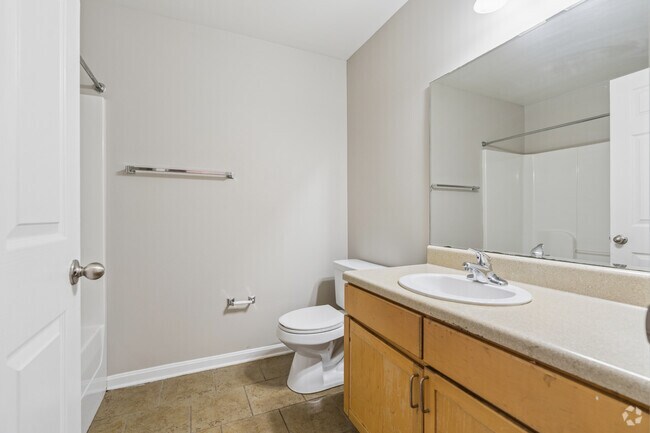 3BR, 2BA - 1,106SF - Second Bathroom