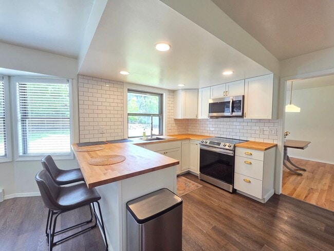 Photo - $3,050 - 4 Bed / 2.5 Bath Beautiful Home in Upper South Hill