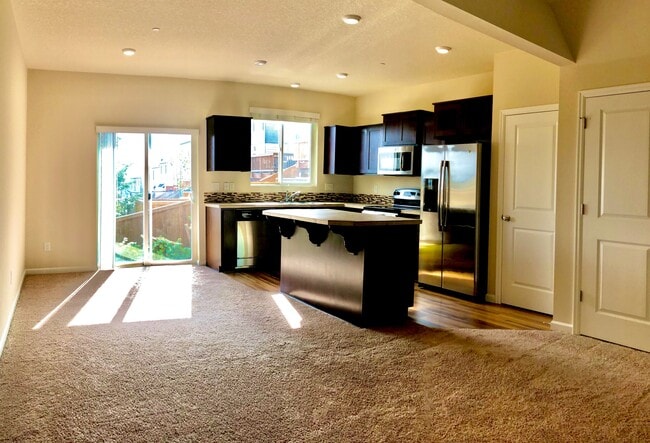 Kitchen + Natural Light - 15766 SE Nyla Way