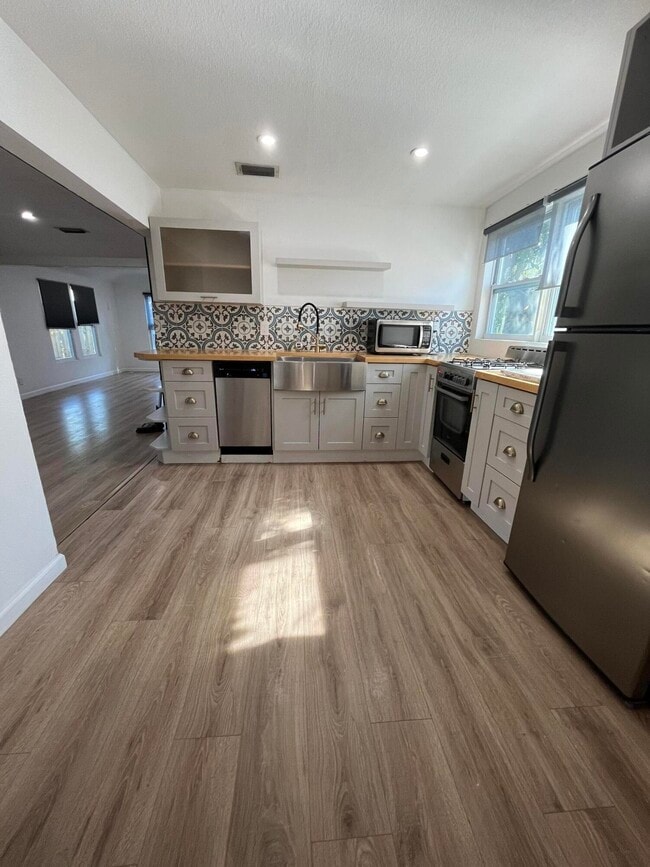 Photo - 728 Talladega St