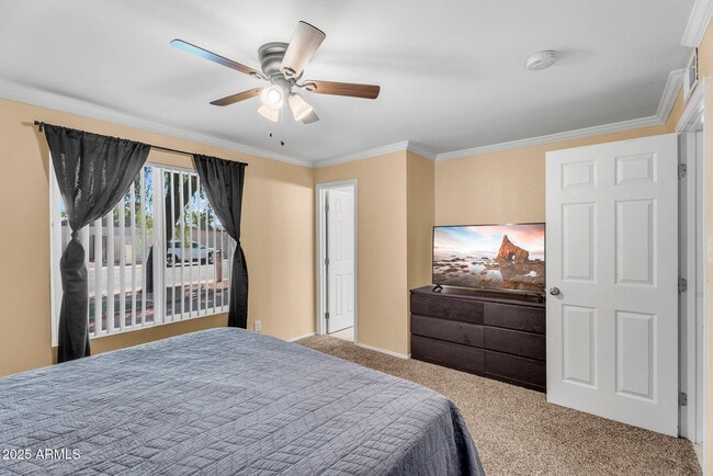 Photo - 4902 W Sheridan St