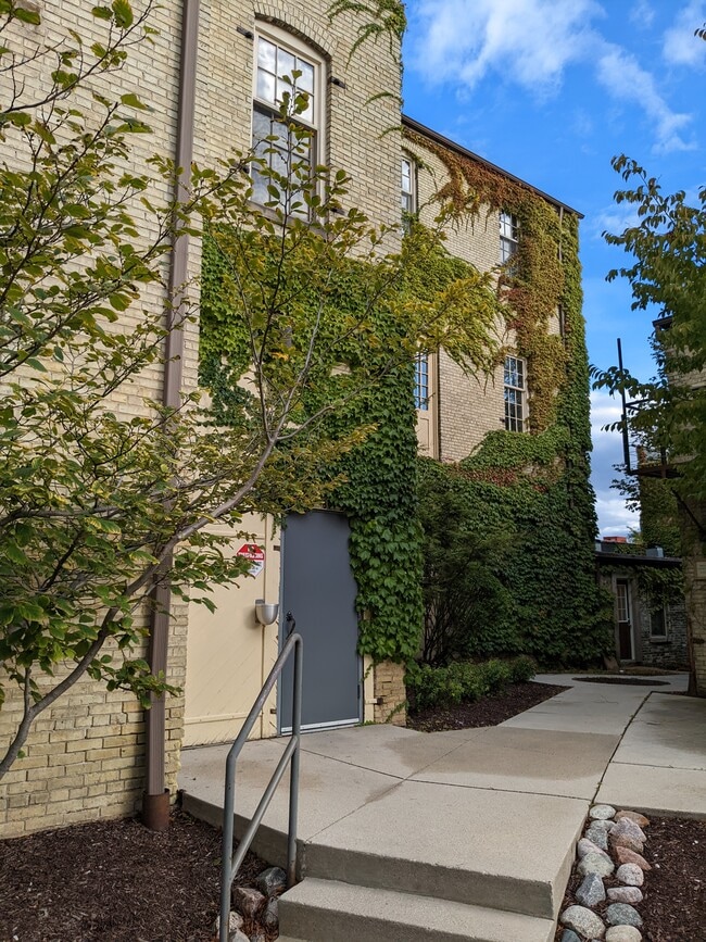 Balzer Entrance - Balzer Apartments