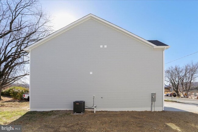 Photo - 716 Greenway Ave