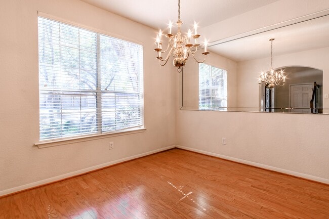 Photo - 2918 Five Oaks Dr