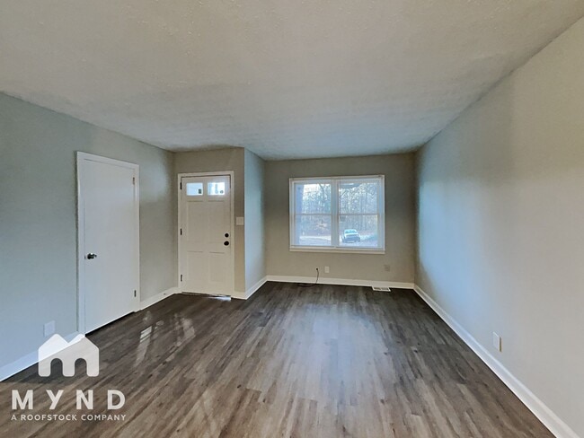 Photo - 425 Stephenson Rd