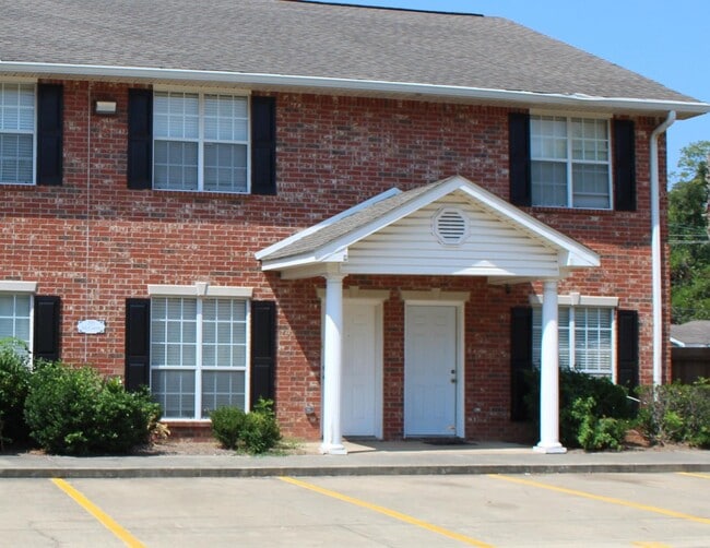 Building Photo - 205 N McGuire Ave