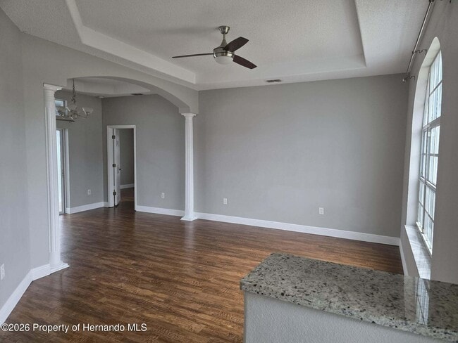 Photo - 4483 Detroit St