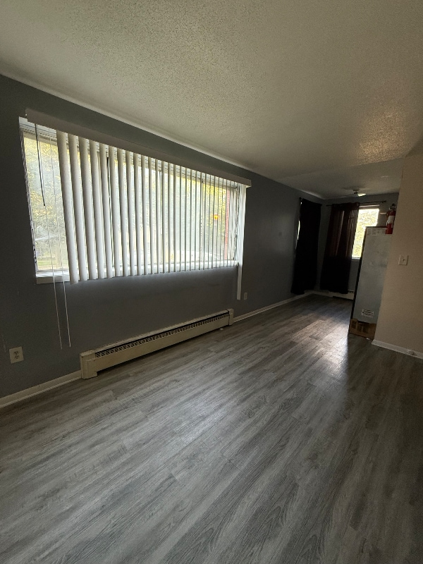 Building Photo - 280 Winifred St W Rental