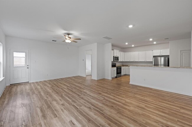 Photo - 14400 Wahlbergs Wy
